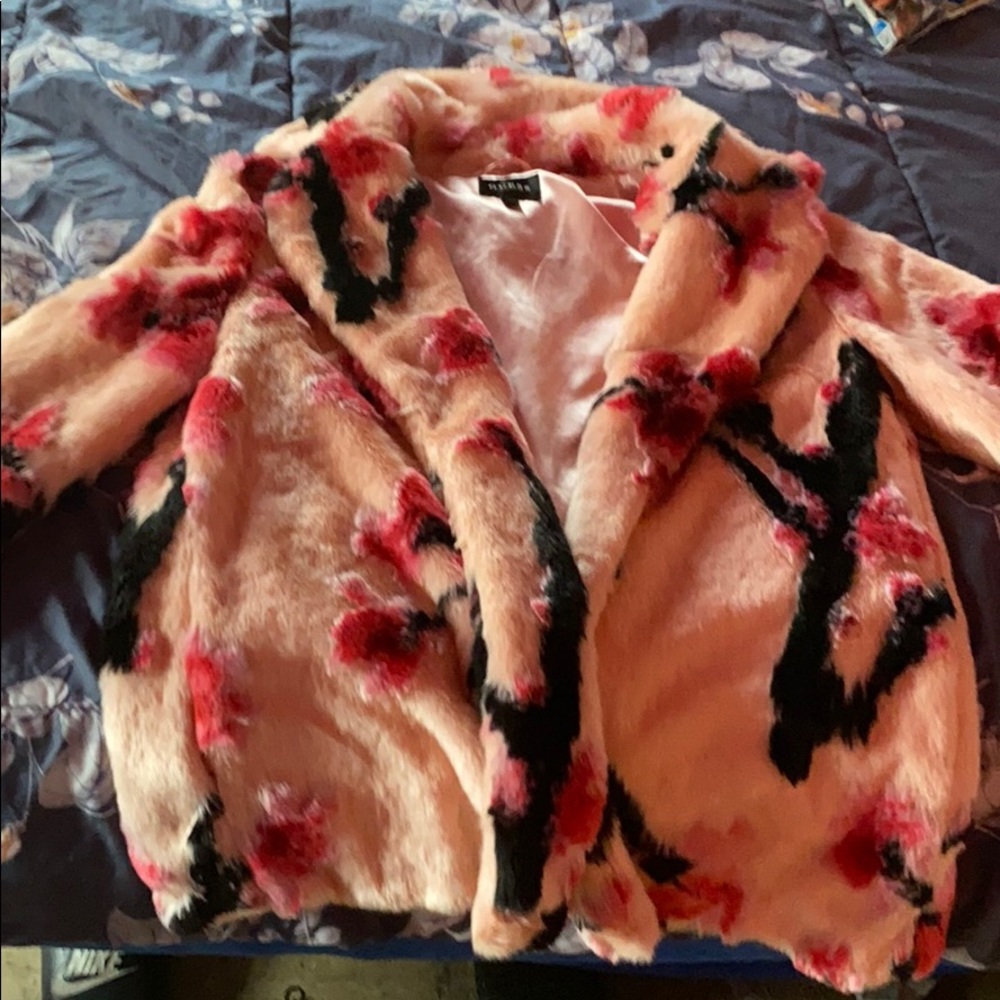 Have coat I can’t fit no more selling for 70